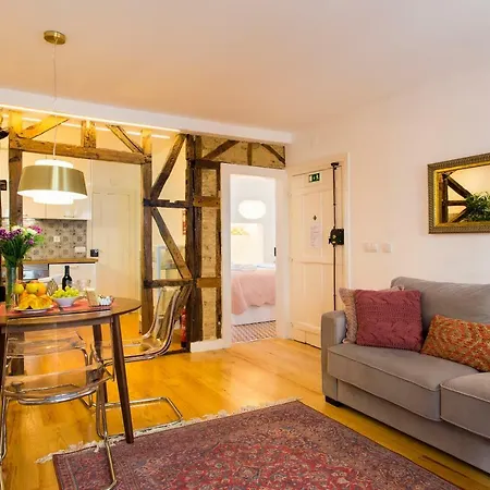 Brand New Bairro Alto Old Style Apartamento